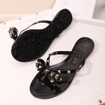 Женские тапочки с заклепками и бантиком, летние босоножки на плоской подошве, Элегантная модная повседневная обувь песочного цвета Zapatos Mujer